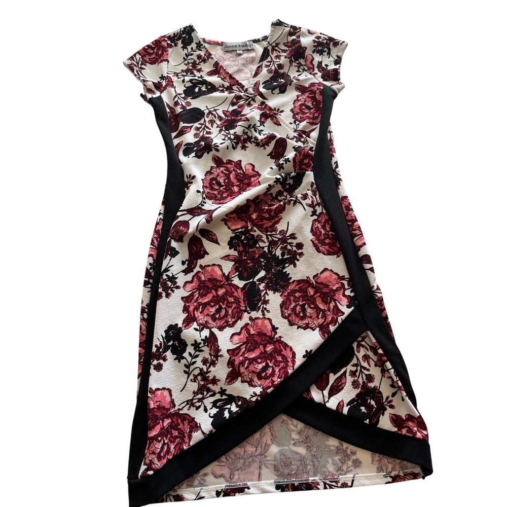 Almost Famous Floral V-Neck Sheath Dress Black Red Rose Asymmetrical Hem Medium
